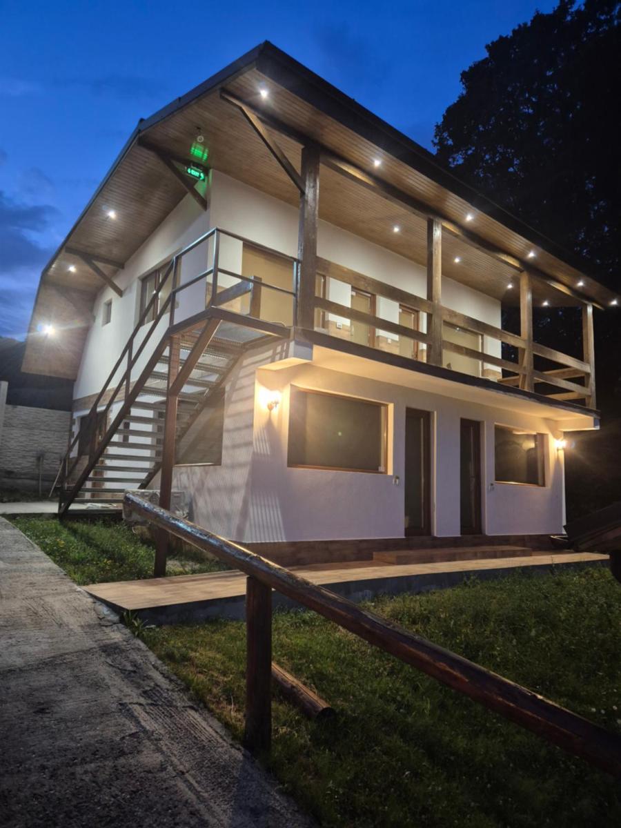 Popas Momaia - Housity