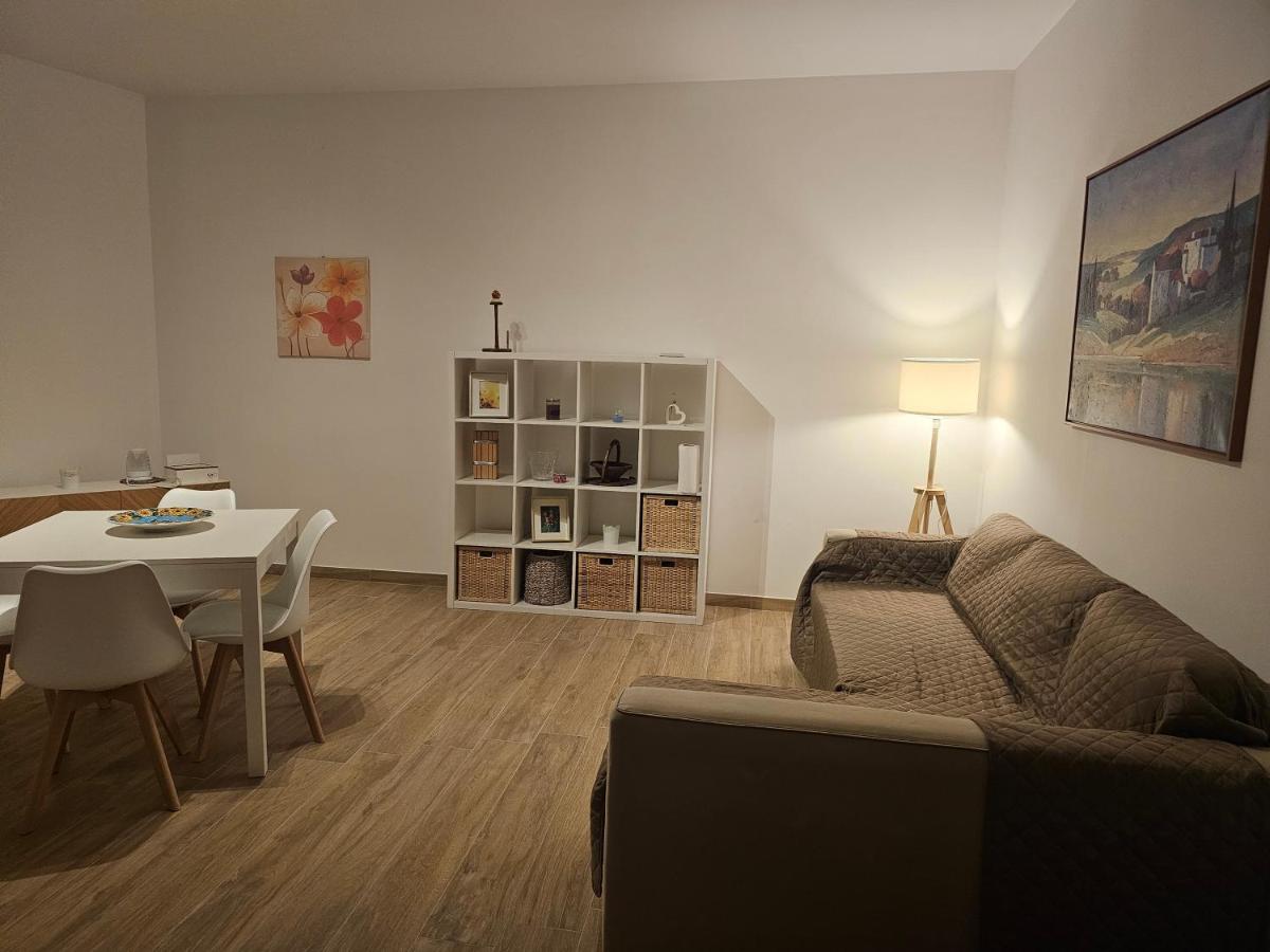 Vanvitelli's Guest House -Affittacamere - Housity