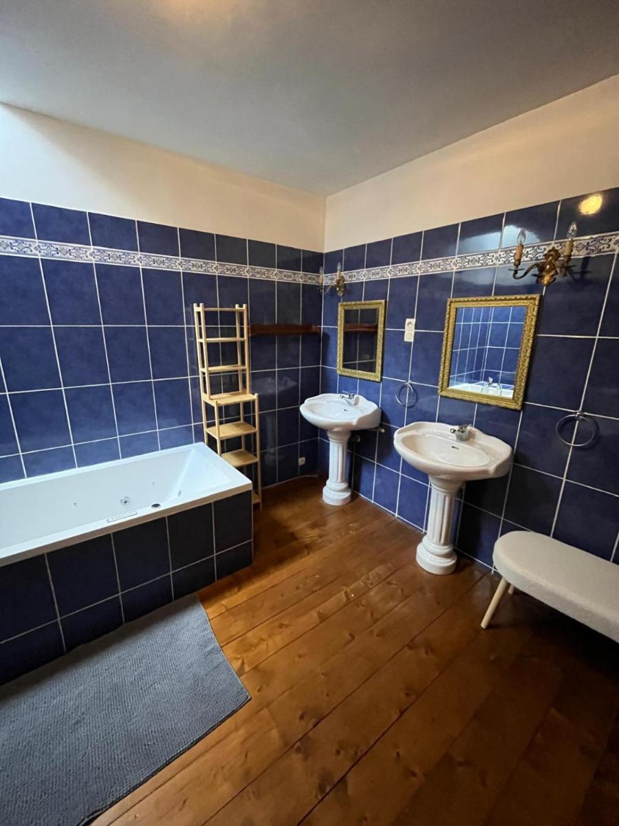 Manoir de Fornebello 16e siècle - Chambres d'Hôtes de prestige avec piscine - Housity