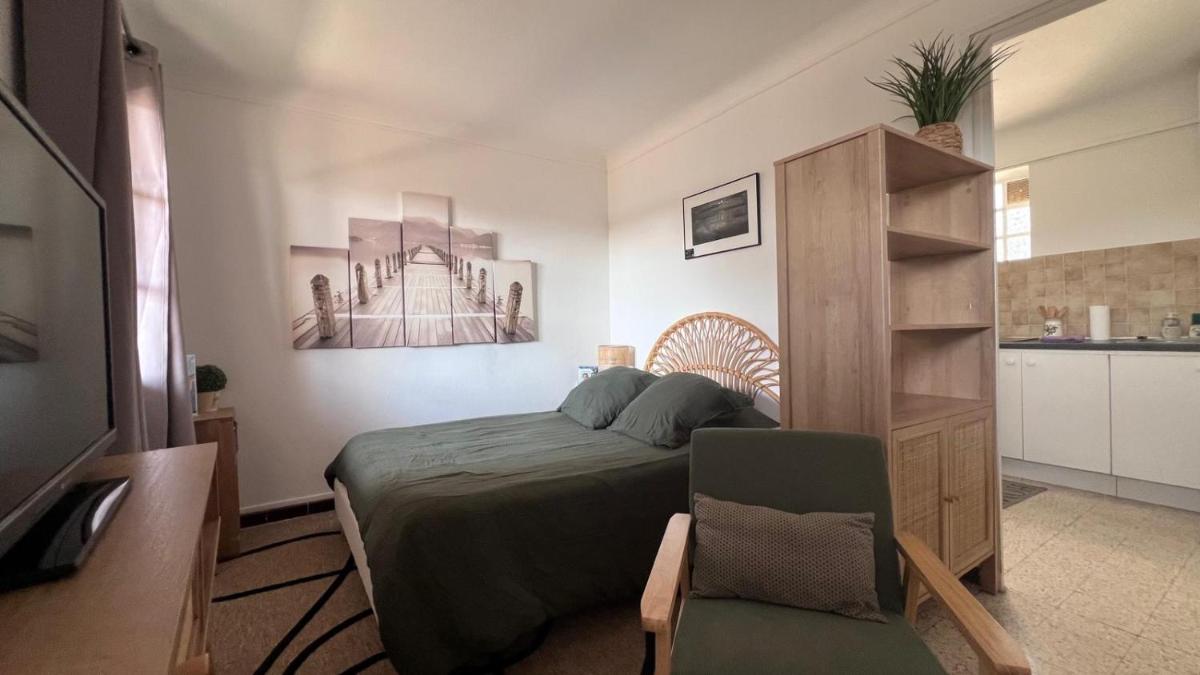 Studio avec balcon donnant sur les Arènes d’Arles - Hizvo