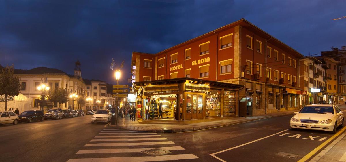 Hotel Eladia - Housity