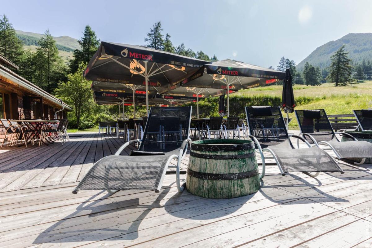 Vue générale sur la montagne ou vue sur la montagne depuis l'hôtel