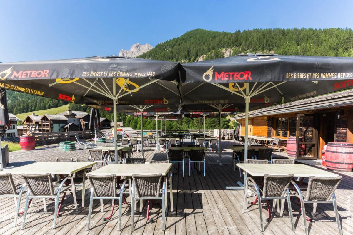 Vue générale sur la montagne ou vue sur la montagne depuis l'hôtel