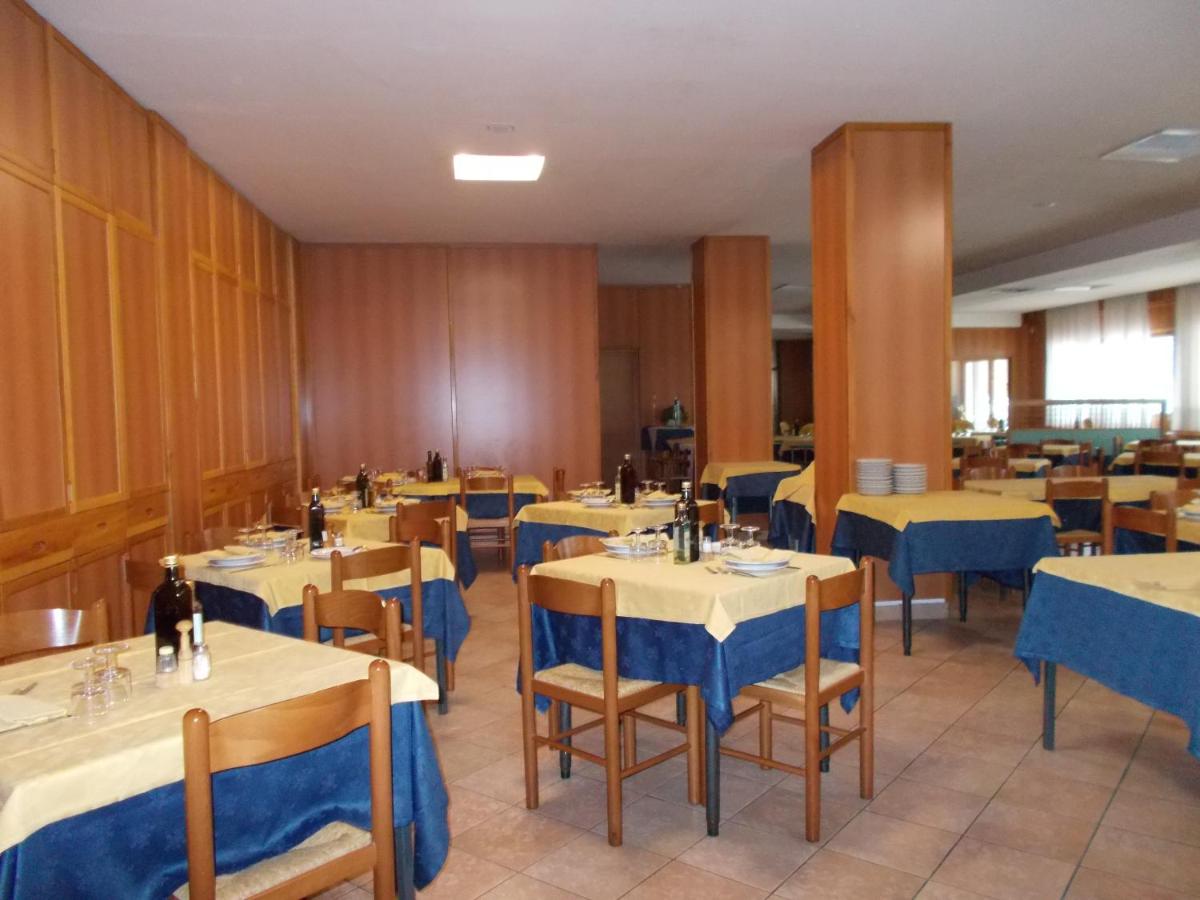 Hotel Holidays - Housity