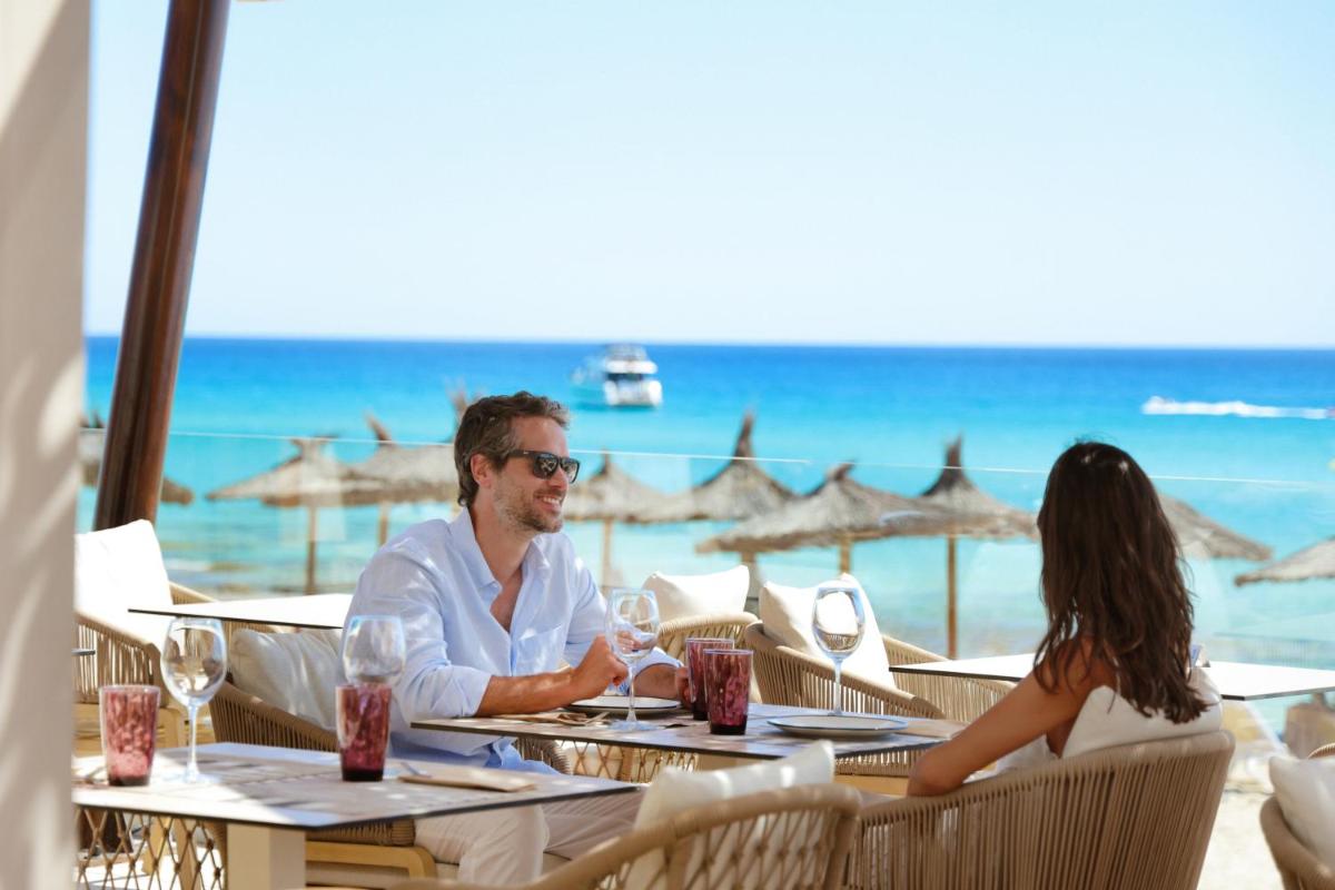 Clientes alojados en Hotel Riu Palace La Mola