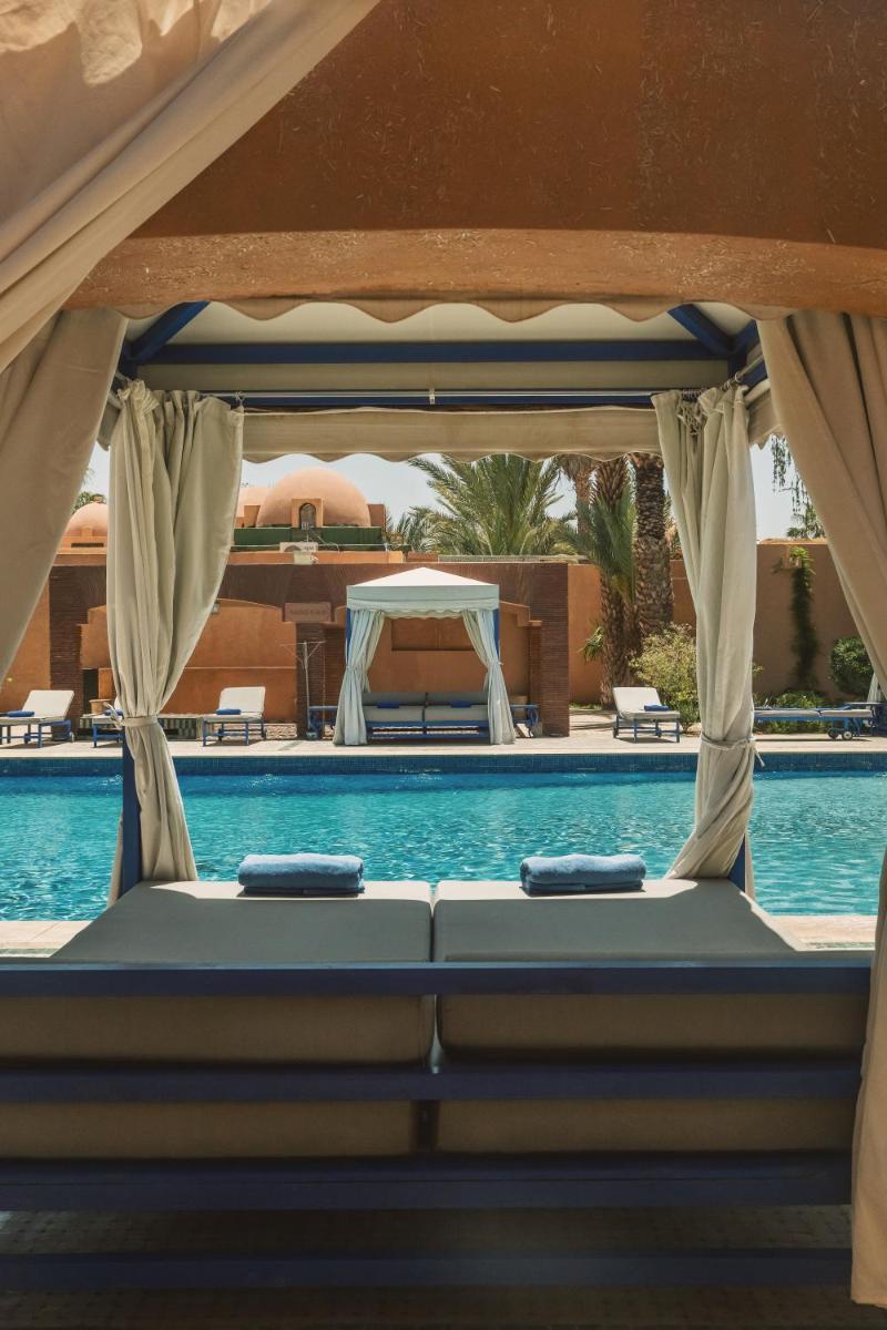 RS Hotel Karam Palace - Housity