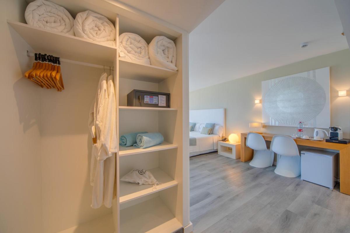 Un baño de Playa Esperanza Resort Affiliated by Meliá