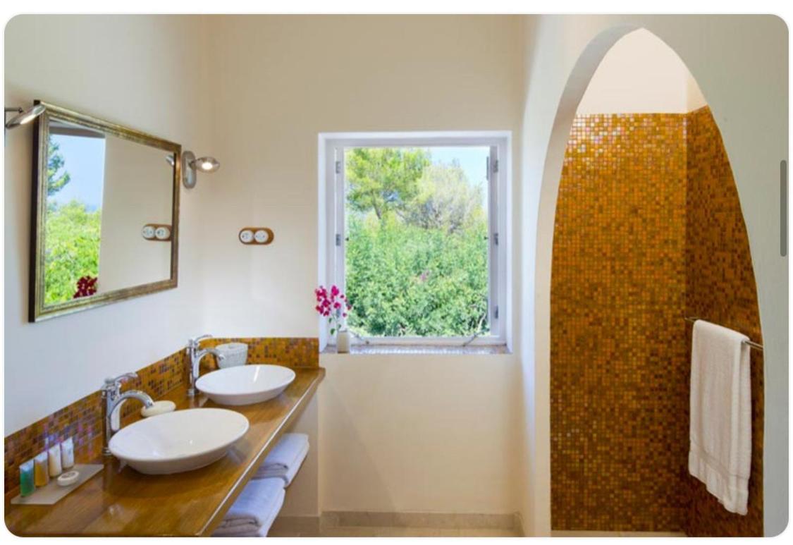 Un baño de Agroturismo Can Talaias San CArlos