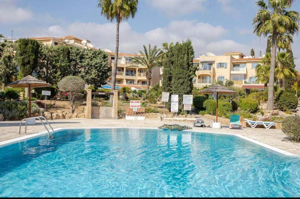 Beautiful Regina gardens - Housity