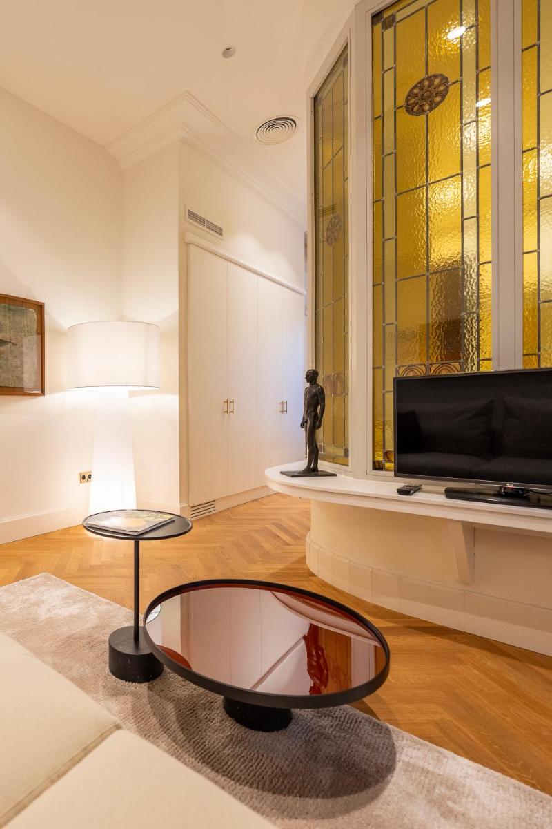 Una televisión o centro de entretenimiento en Palacio Ca Sa Galesa