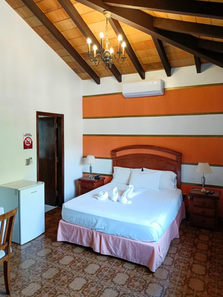 Ross Char Hotel - Housity