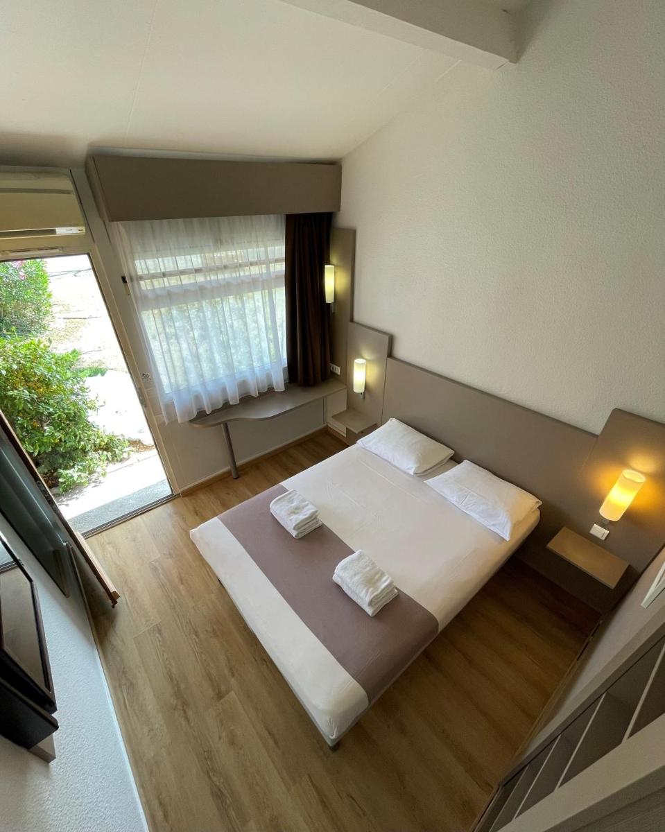 Hotel Cristol - Housity