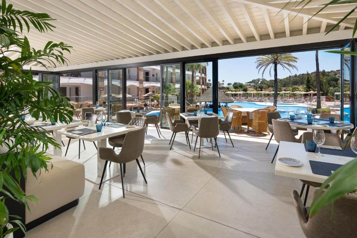 Piscina en o cerca de La Cala Resort