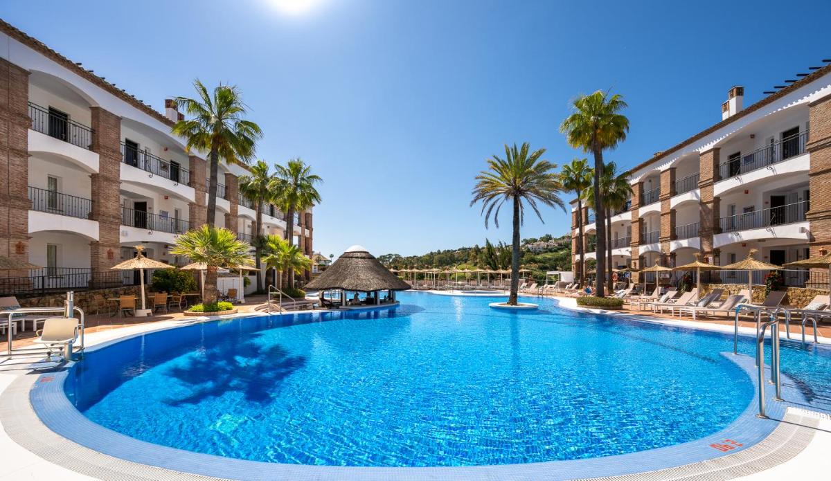 Piscina en o cerca de La Cala Resort