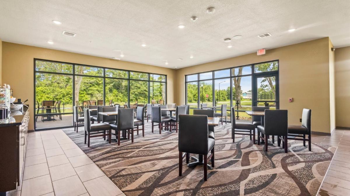 Cobblestone Hotel & Suites - Foley - Housity