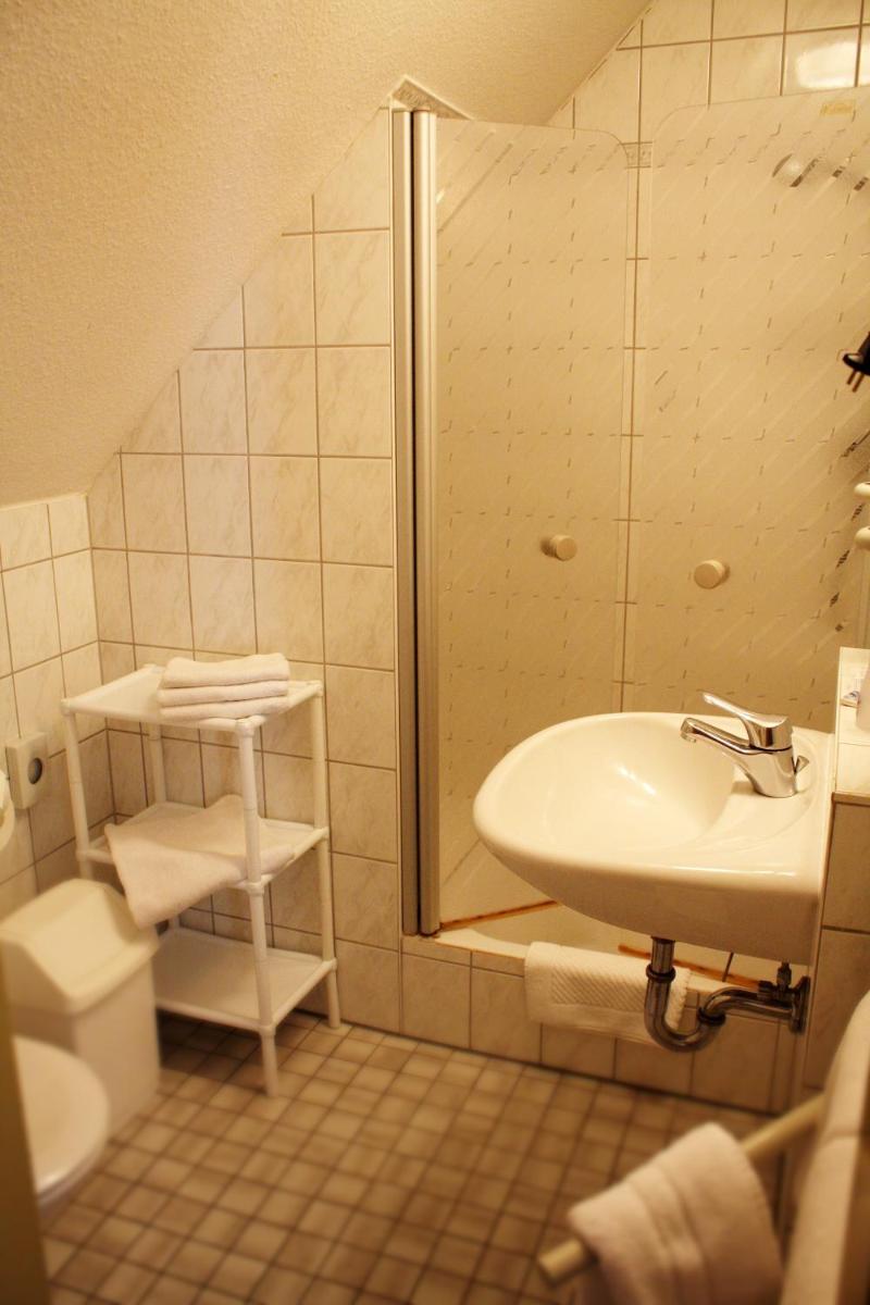 Hotel Drei Kronen - Housity