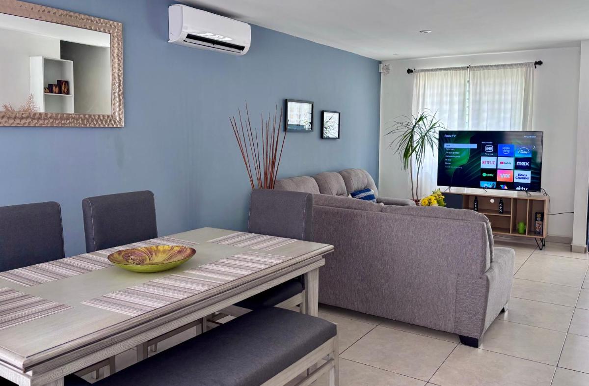 Casa Residencial con Alberca Privada & Gimnasio - Hizvo