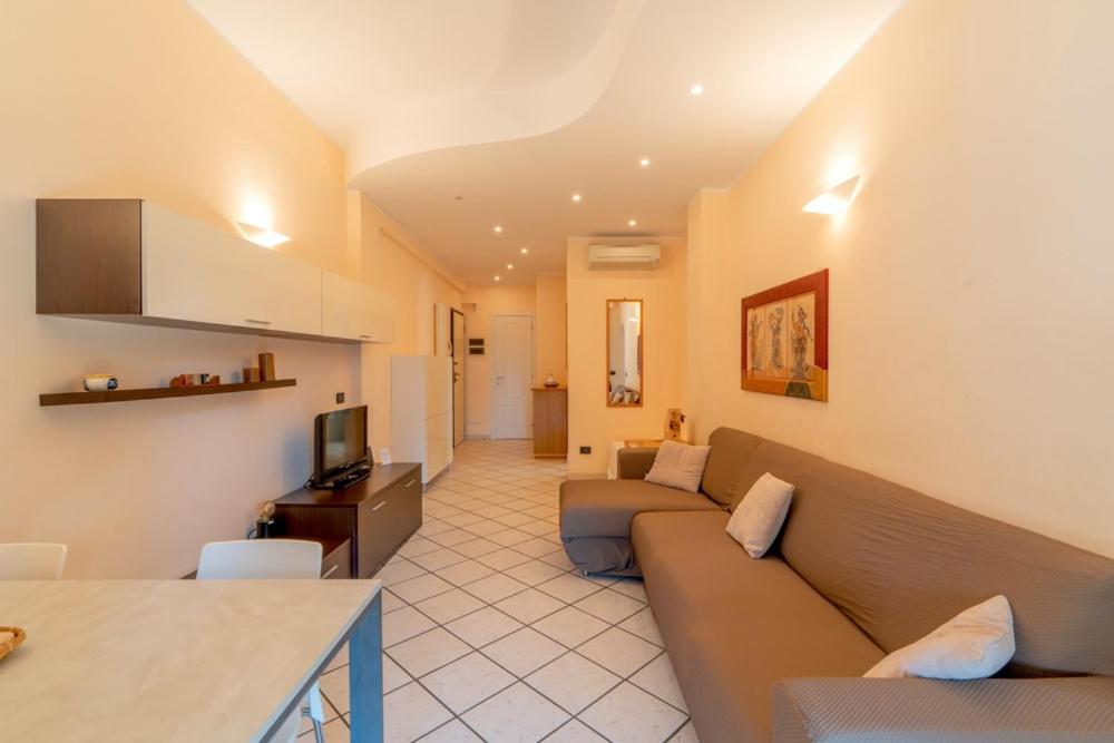 Splendido trilocale vista mare Albenga - Housity