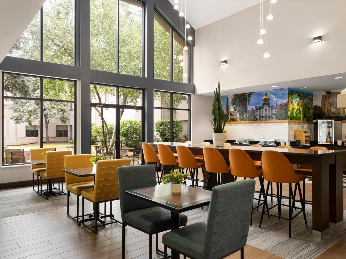 Larkspur Landing South Bend - Housity