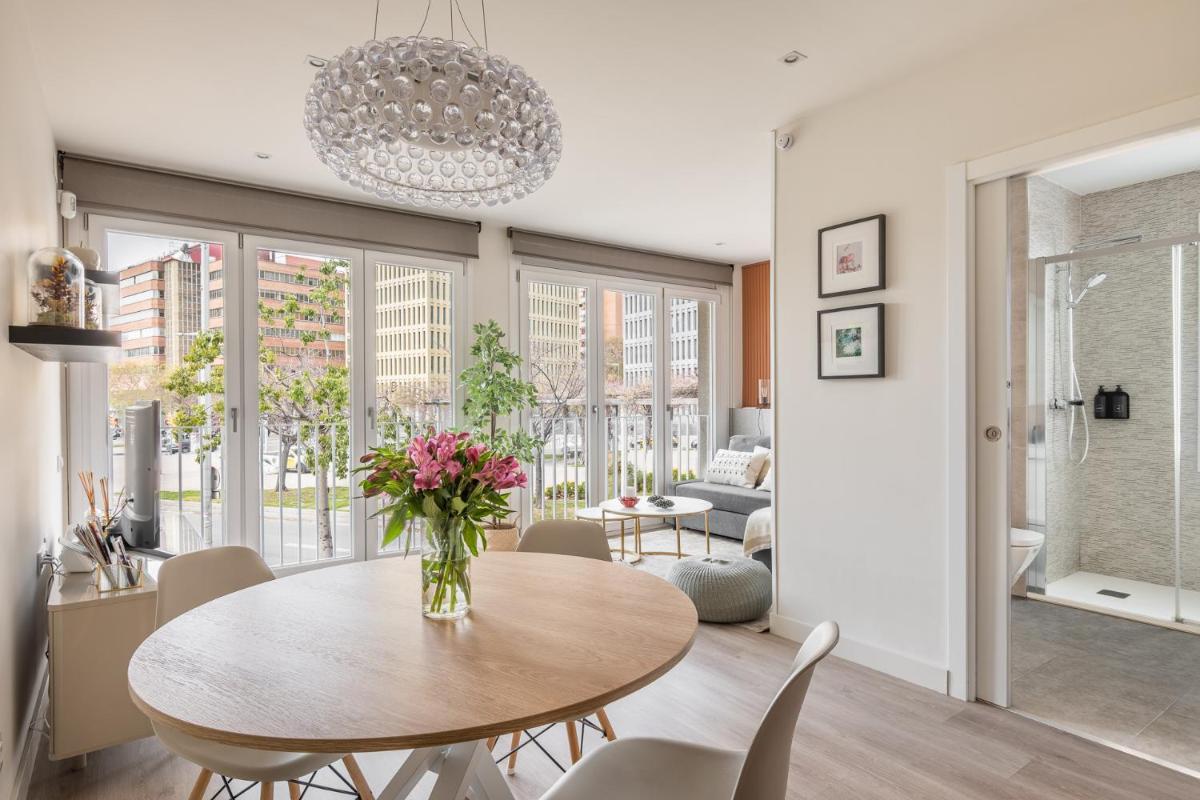 Chic Aparment Barcelona near Plaza España - Housity