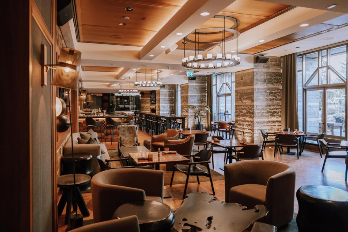 Four Seasons Resort Whistler - Housity