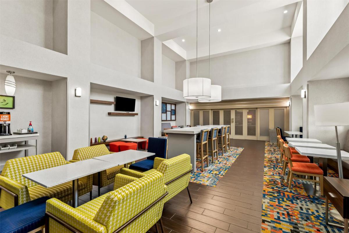 Hampton Inn & Suites Corpus Christi I-37 - Navigation Boulevard - Housity