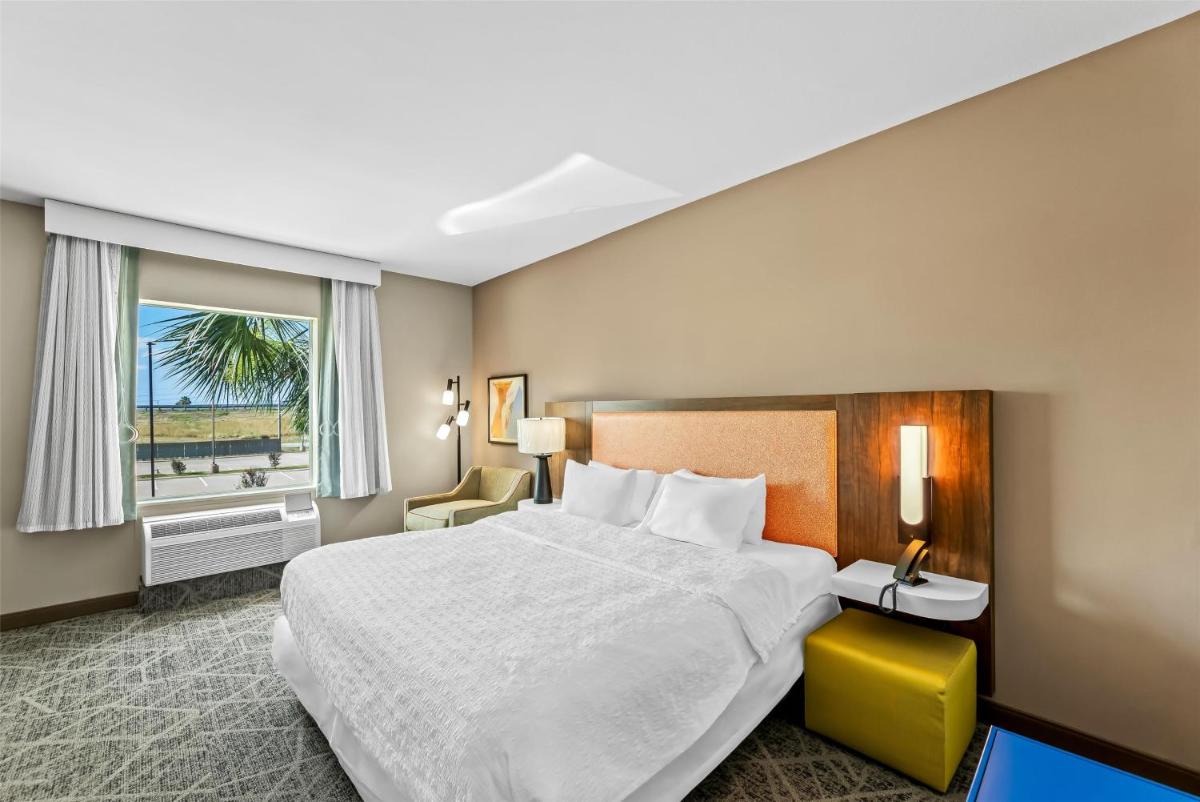 Hampton Inn & Suites Corpus Christi I-37 - Navigation Boulevard - Housity