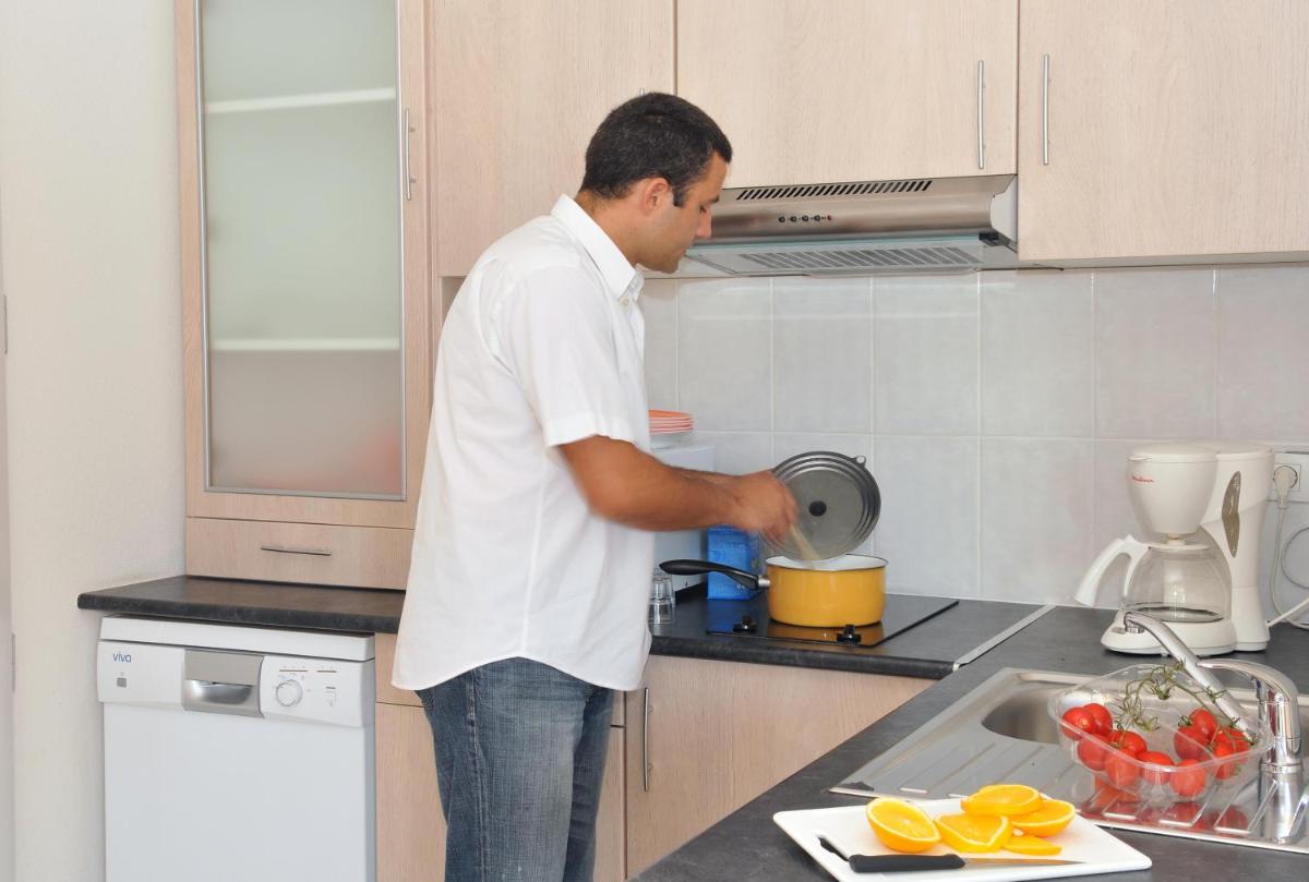 Cuisine ou kitchenette dans l'établissement Domaine d'Agrippa Valence