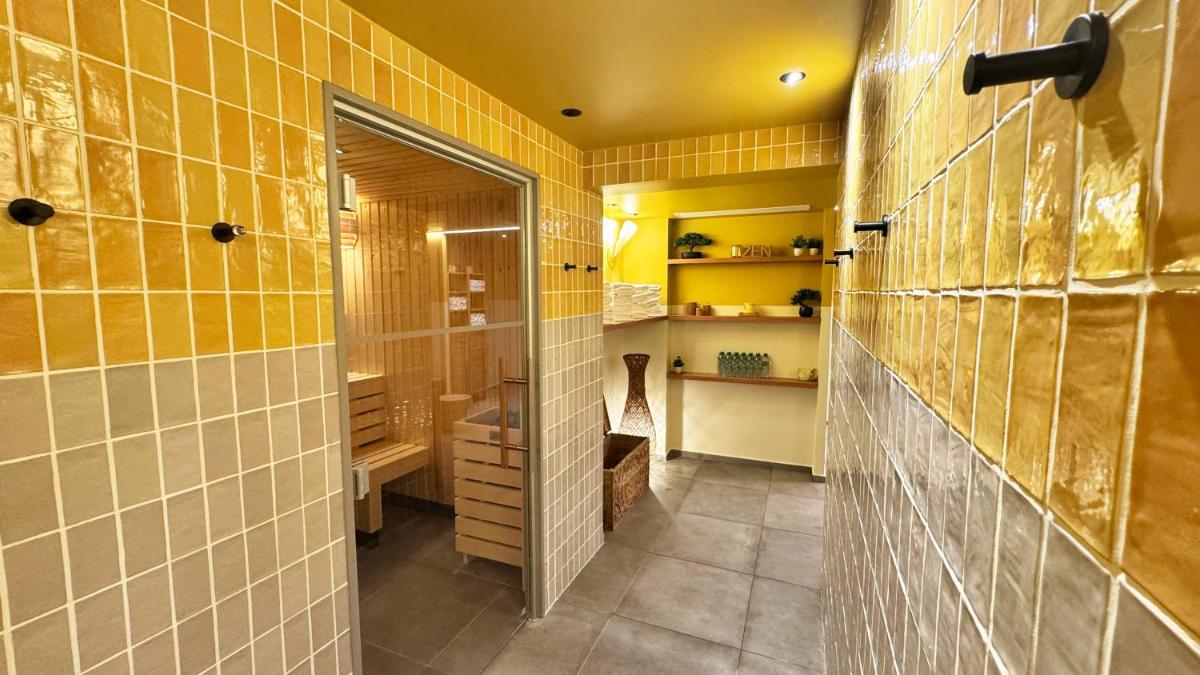 Cuisine ou kitchenette dans l'établissement Kyriad Prestige Compiègne Hotel & Spa