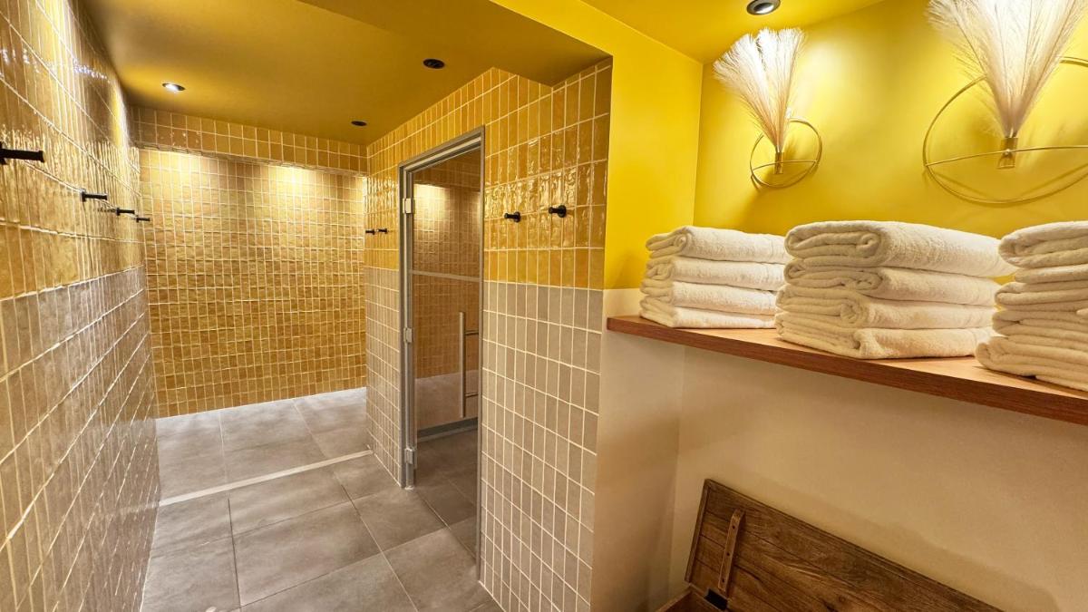 Salle de bains dans l'établissement Kyriad Prestige Compiègne Hotel & Spa