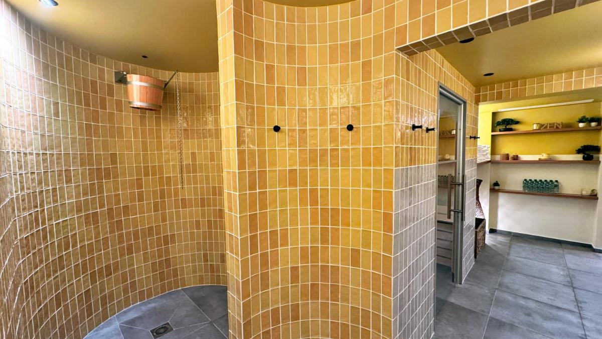 Salle de bains dans l'établissement Kyriad Prestige Compiègne Hotel & Spa