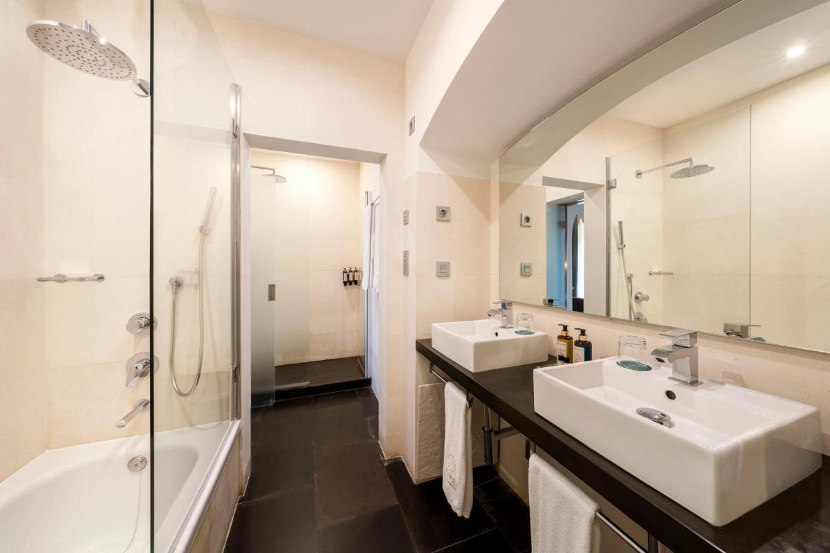 Un baño de Áurea Convento Capuchinos by Eurostars Hotel Company