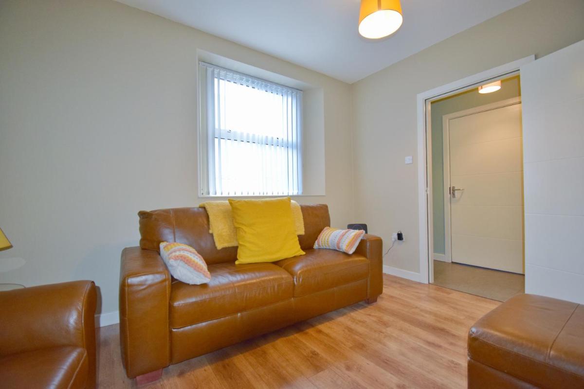 Lovely 2 Bedroom Apartment in Omagh Town Centre - Housity