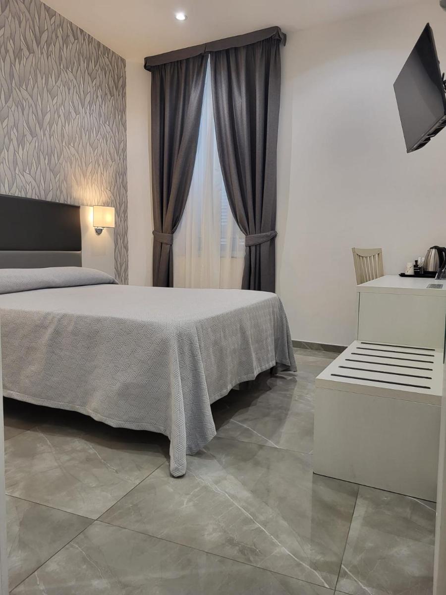 Hotel Porto Di Roma - Housity