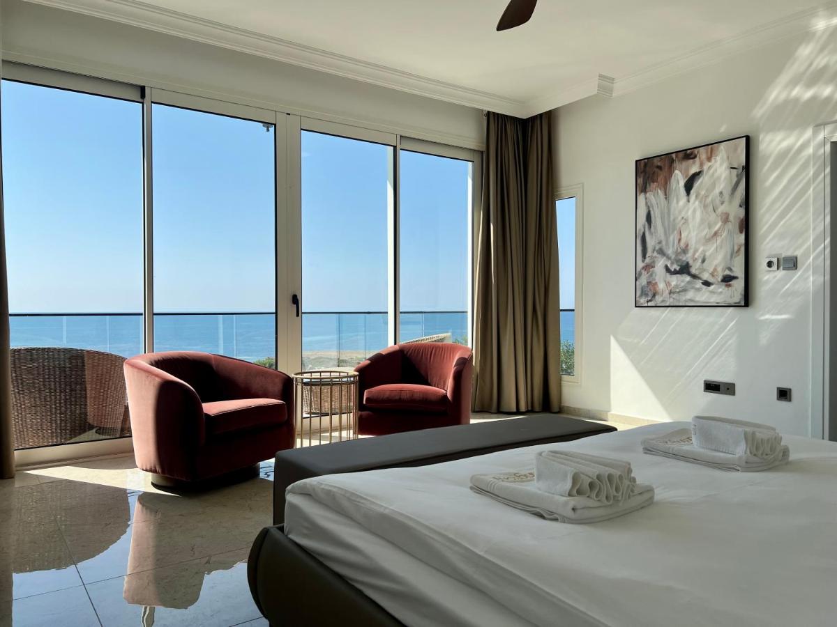 Carrington Holidays - Housity