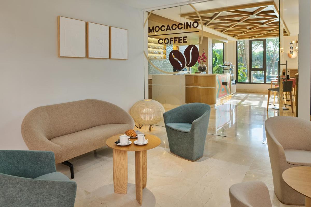 Zona de estar de Hipotels Barrosa Park