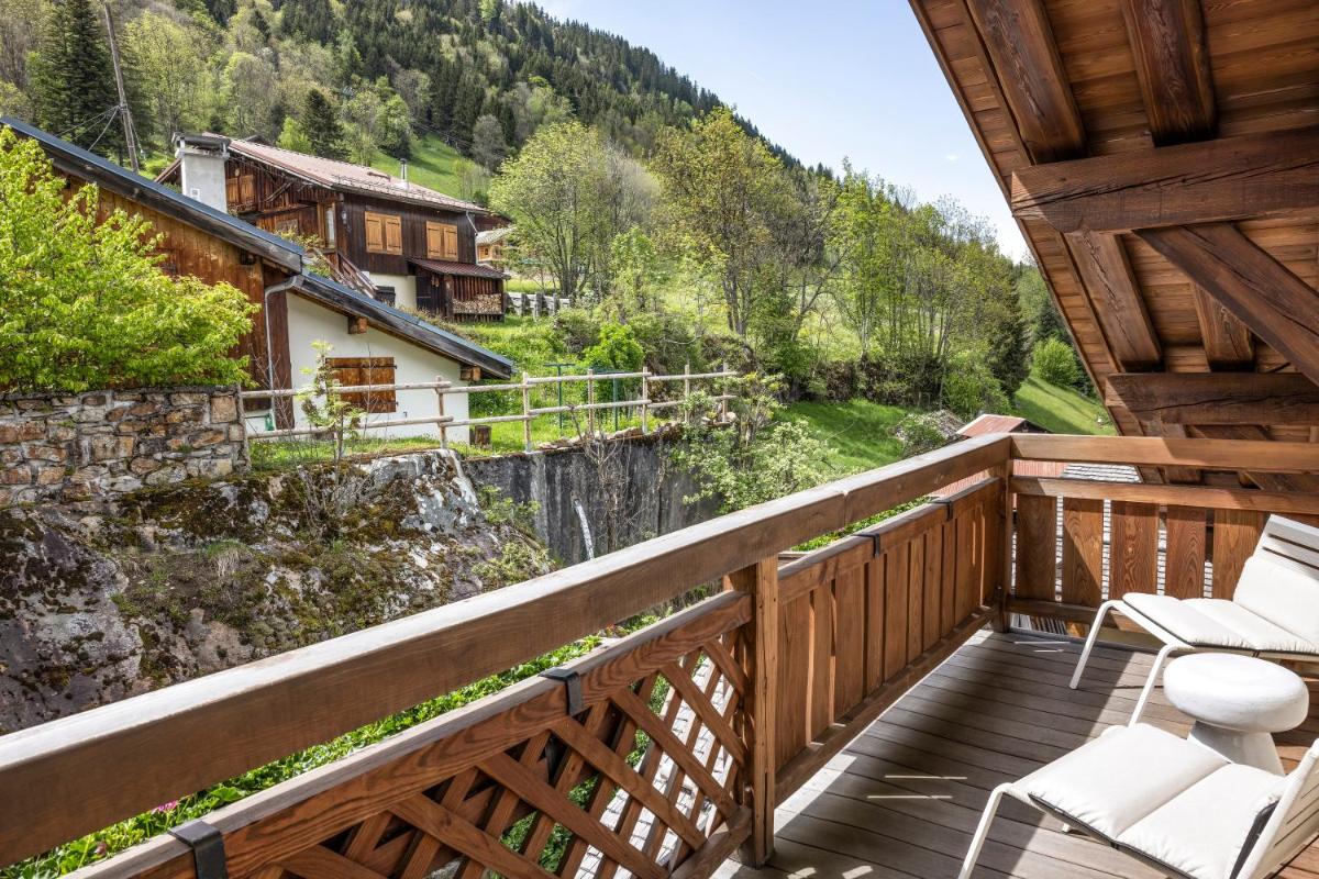 Vue générale sur la montagne ou vue sur la montagne depuis l'hôtel