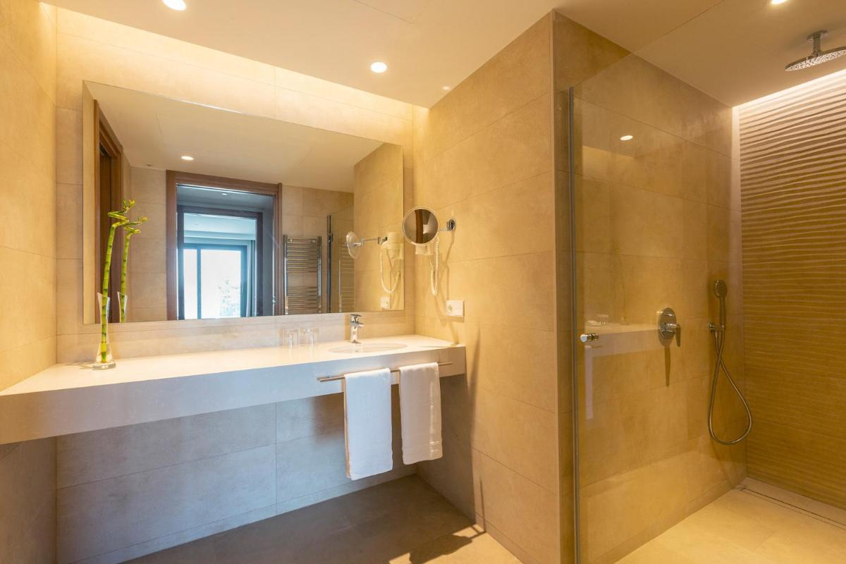 Un baño de Hipotels Barrosa Park