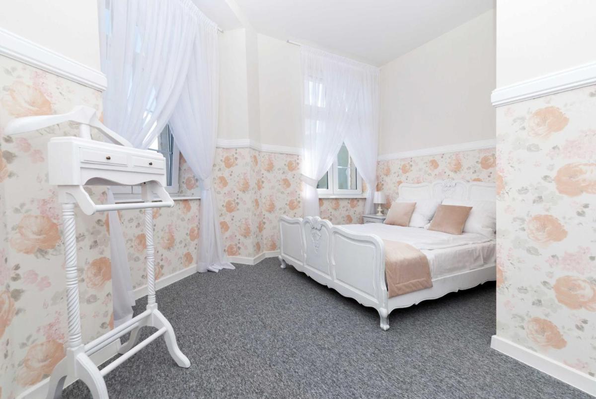 Premium - Bed & Breakfast - Housity