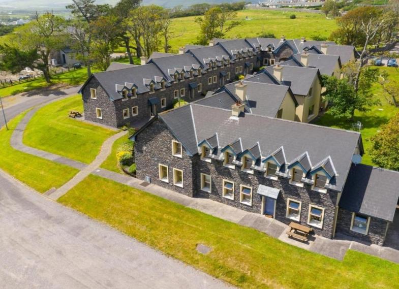 Dingle Courtyard Cottages 2 Bed (Sleeps 4) - Housity