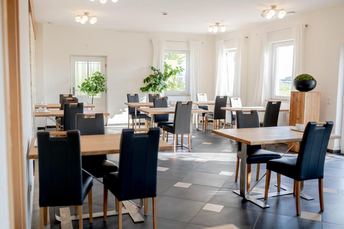 Hotel Donau-Ries & Restaurante Delphi - Housity