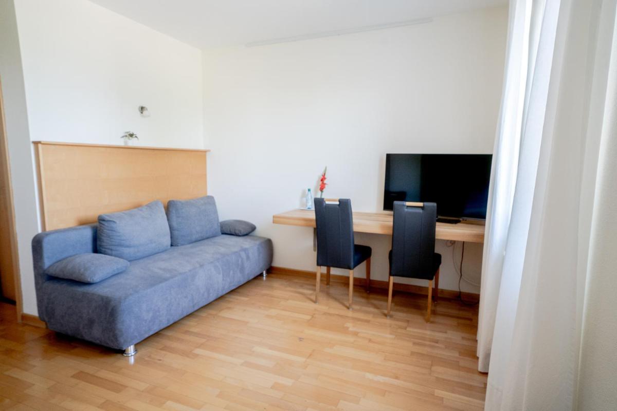 Hotel Donau-Ries & Restaurante Delphi - Housity