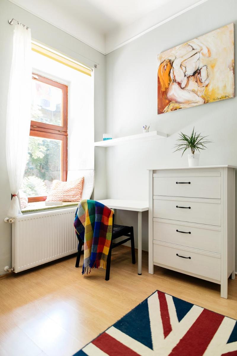 Suitetrails - Wind Queen Apartment with Air Condition