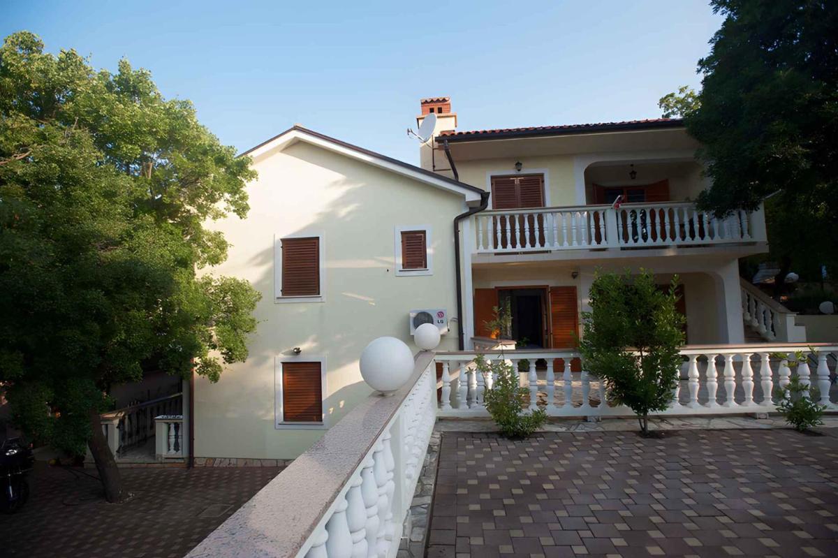 Apartments in Povile 43077 - Housity