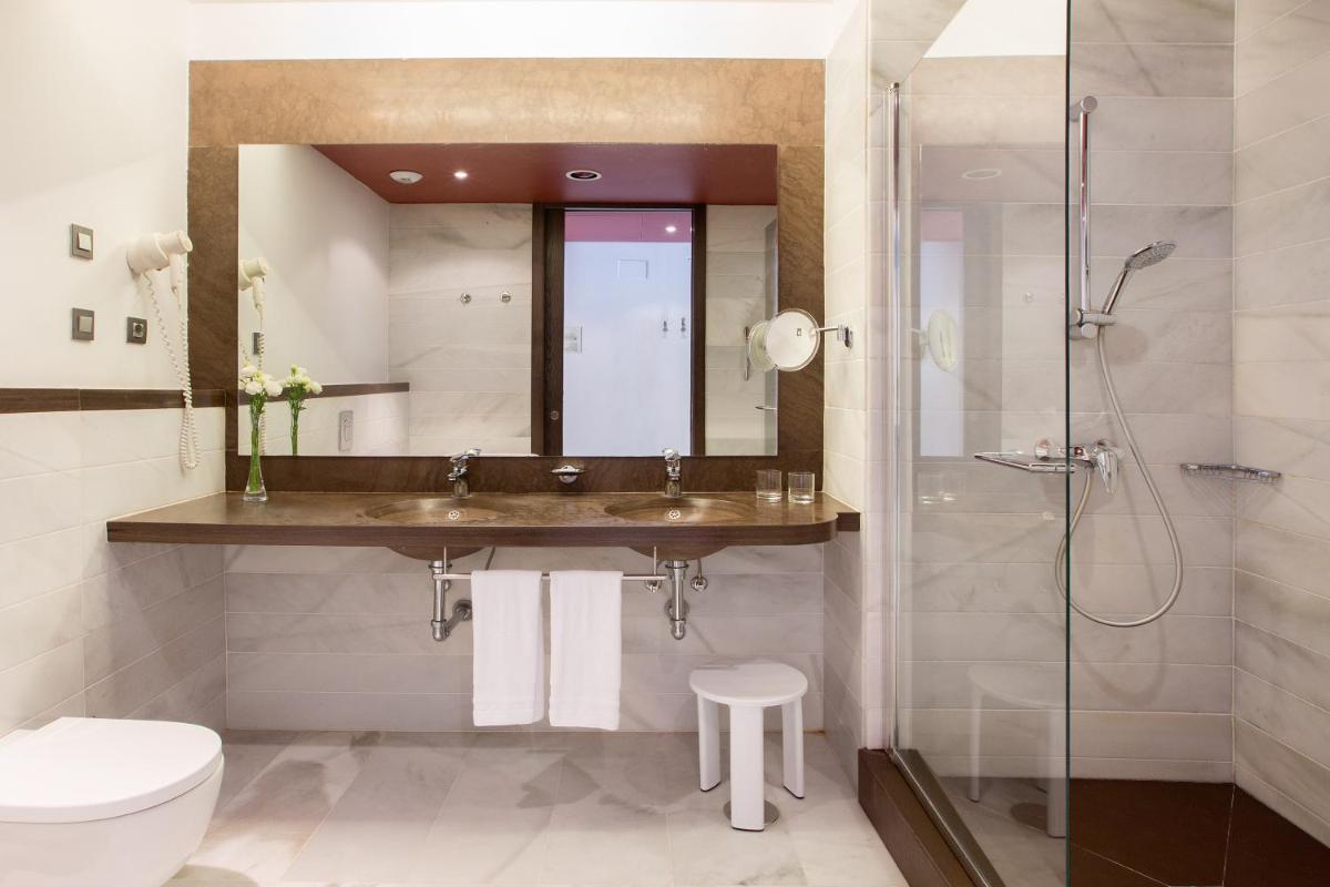 Un baño de Hipotels Gran Conil