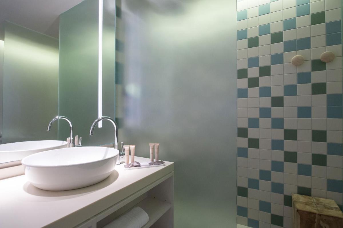Un baño de Inturotel Cala Esmeralda Beach Hotel & Spa - Adults Only