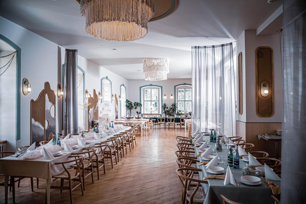 Hotel Court Park - Housity