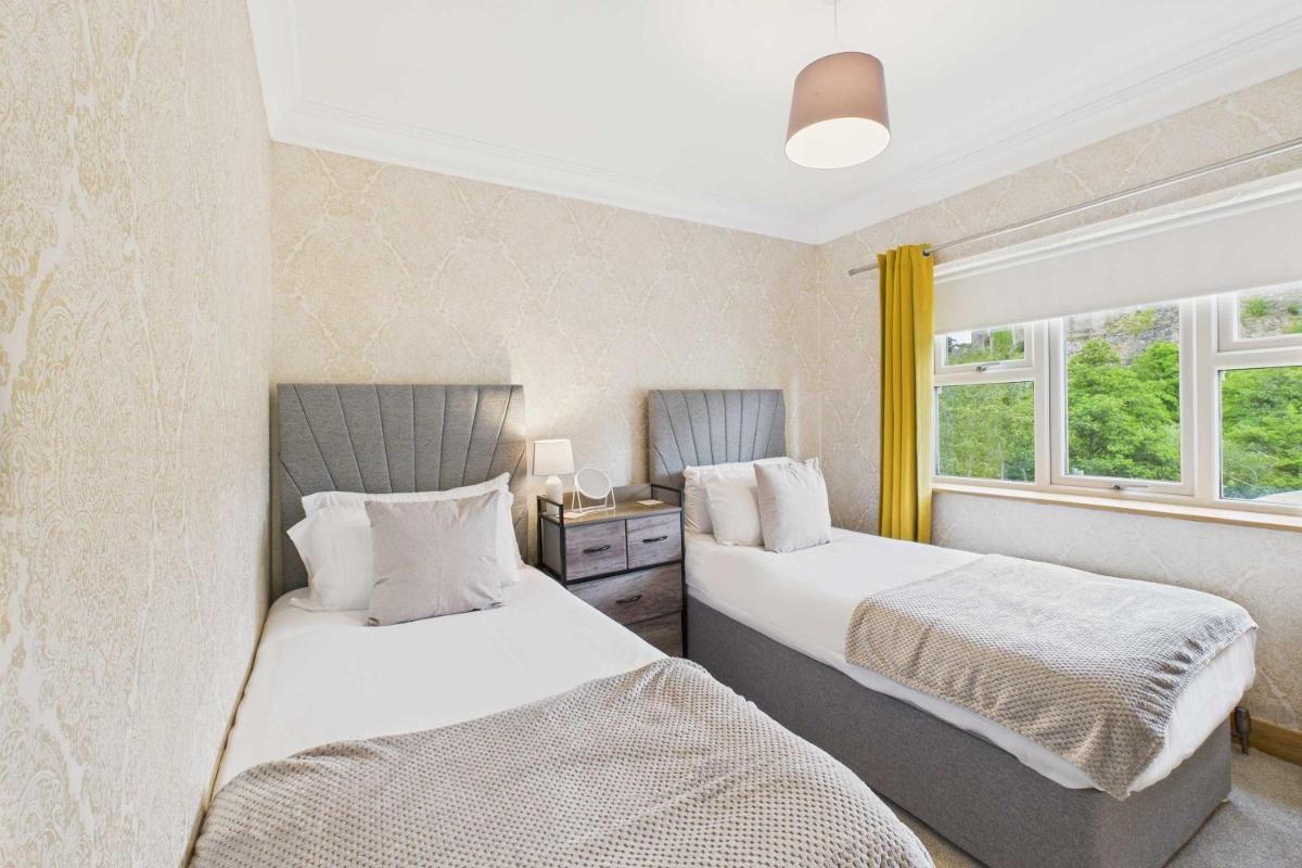 Host & Stay - Castle View - Housity