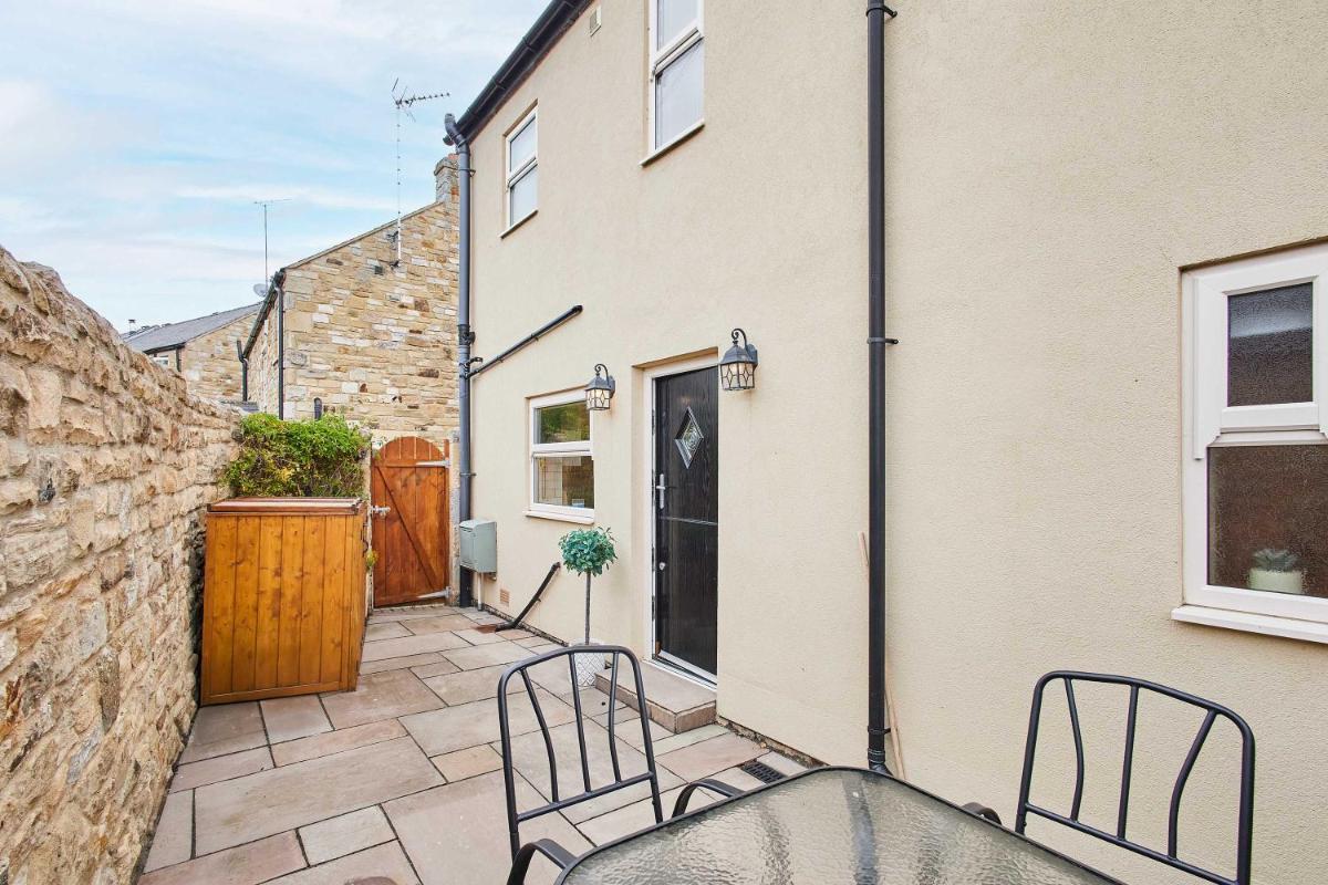 Host & Stay - Castle View - Housity