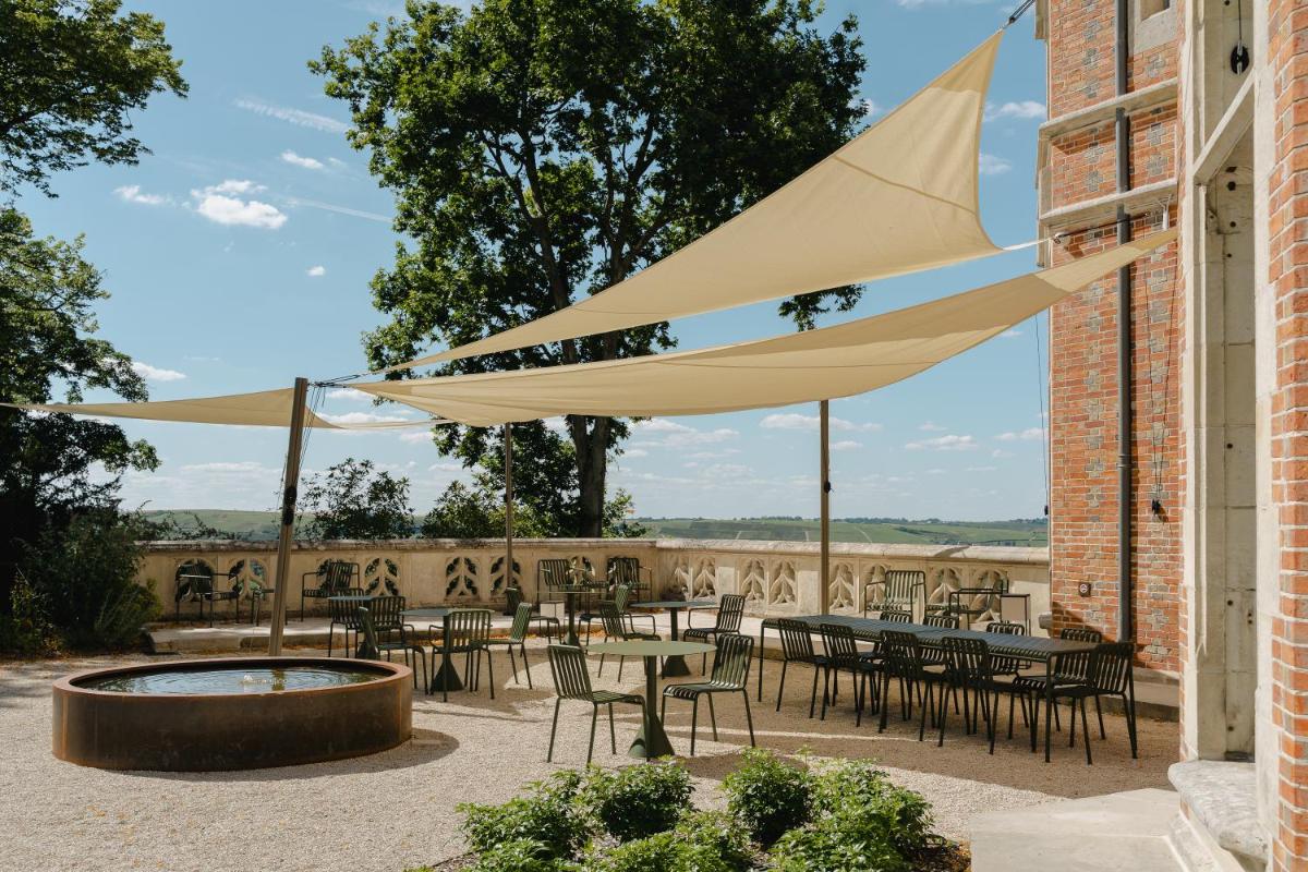 Restaurant ou autre lieu de restauration dans l'établissement Les Hauts de Sancerre